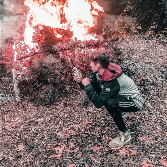 Meet your Posher, Huston - Picture 1 of 4